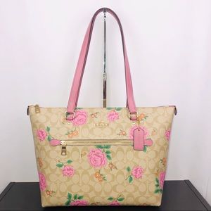 😱SOLD😱 COACH Gallery Tote Signature Prairie Rose